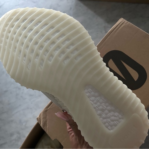 YEEZY 350 V2 CMPCT SLATE BONE - Picture 4 of 4